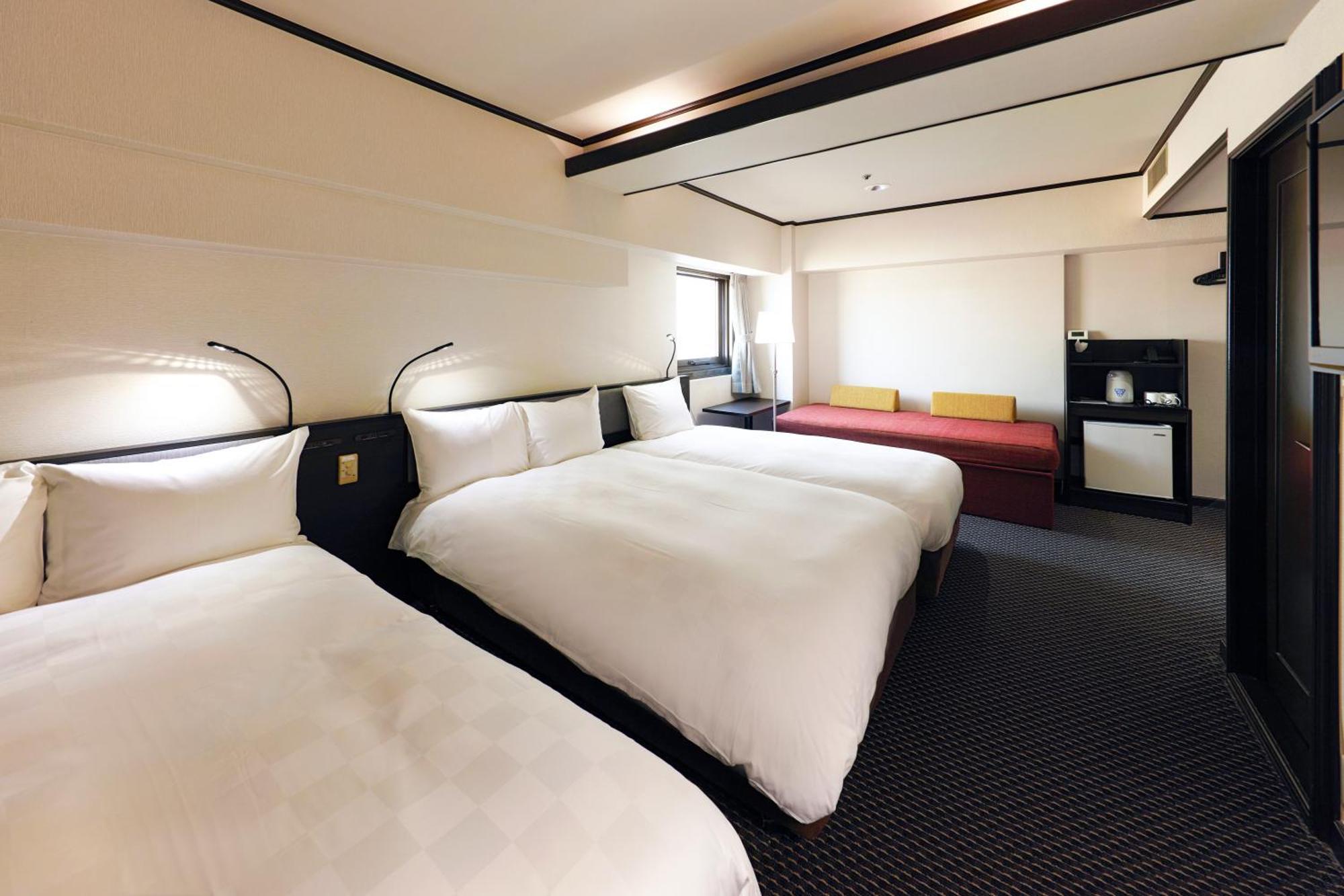 Hotel Consort Shin-Oszaka Kültér fotó