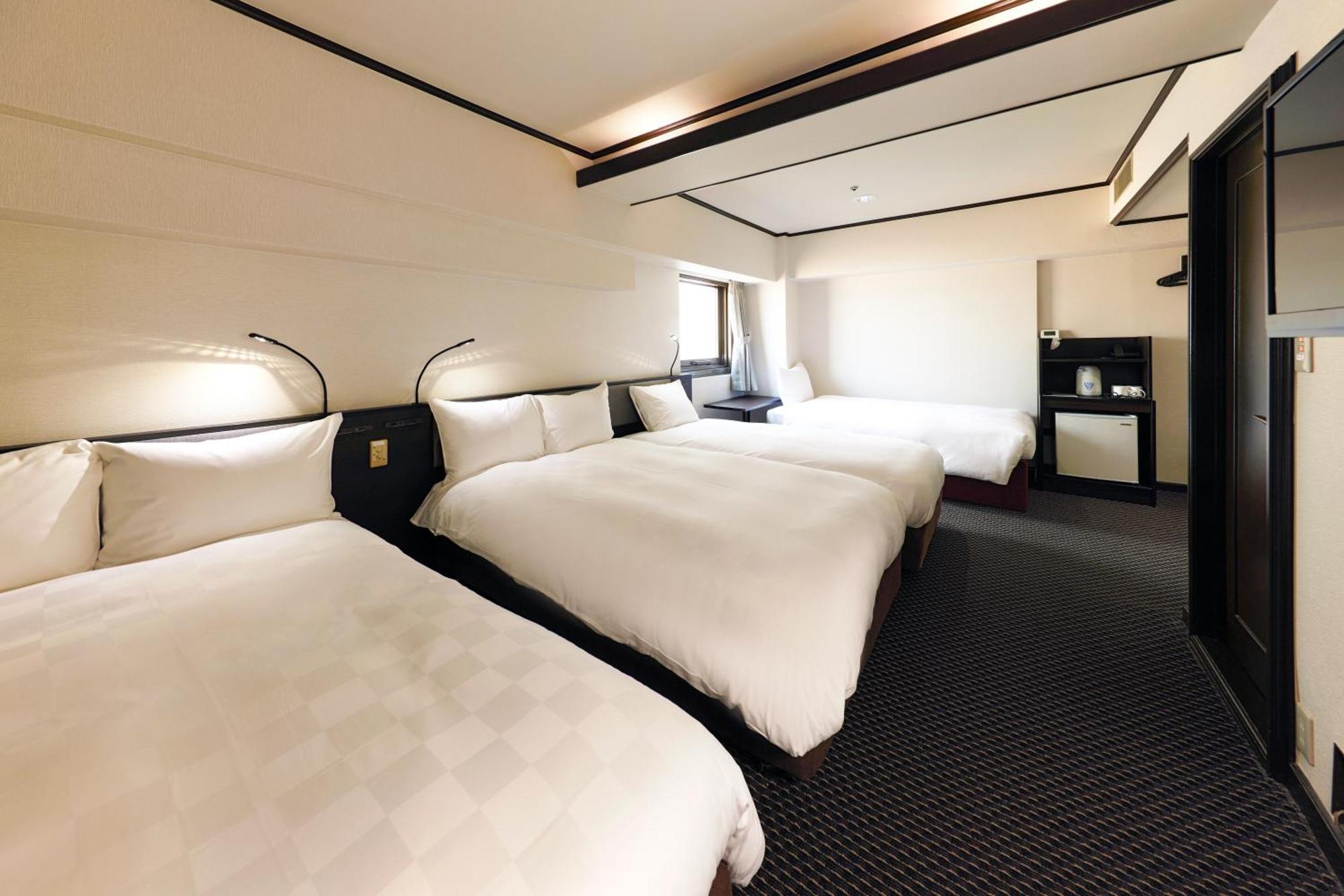 Hotel Consort Shin-Oszaka Kültér fotó